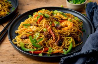 Singapore Noodles – Takeaway Style at Home