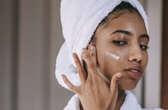 5 Fall Skincare Tips to Keep Your Skin Hydrated and Glowing